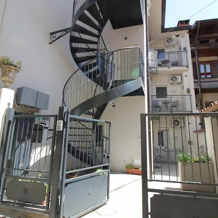 Fuoco Con Balconcino